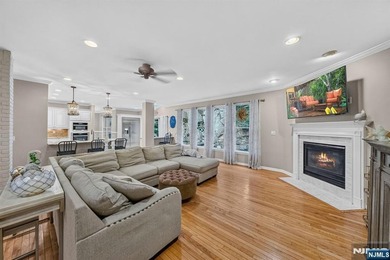 Spectacular Colonial in Sought-After Vizcaya Estates! Welcome to - photo 10
