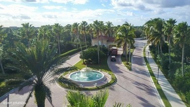 Welcome to this single-story waterfront residence in the - photo 38