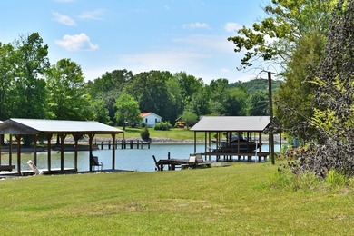 Unlock the potential of this charming lakefront fixer-upper on - photo 50