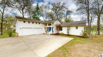 Experience lake life at its finest with this 3 bed, 3 bath - Lake Home For Sale in Benton, Kentucky