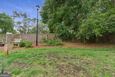 Welcome to easy coastal living in this beautifully maintained - photo 17