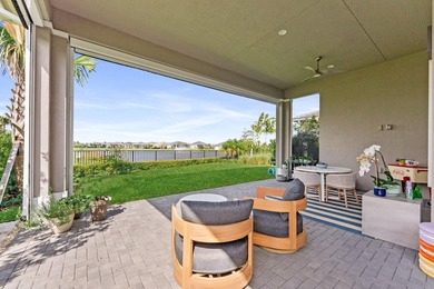 Custom Luxury Waterfront Residence. Exceptional custom-built - photo 18