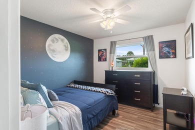 Charming 3 bedroom, 3 bathroom house has amazing covered and - photo 19