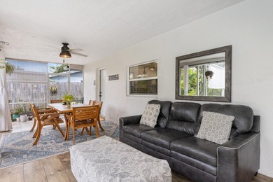Charming 3 bedroom, 3 bathroom house has amazing covered and - photo 21