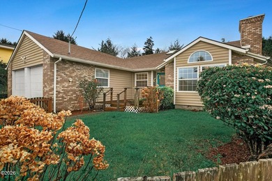 Shows like a dream! This beautifully maintained 3-bedroom - photo 2