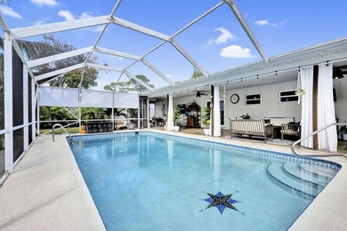Charming 3 bedroom, 3 bathroom house has amazing covered and - photo 23