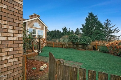Shows like a dream! This beautifully maintained 3-bedroom - photo 4