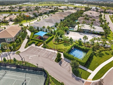 Custom Luxury Waterfront Residence. Exceptional custom-built - photo 26