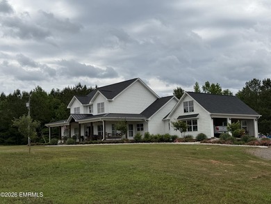 Welcome to this stunning 3200 Sq ft farmhouse that sits on 25.7 - photo 5