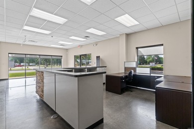 Premium commercial land and building with outstanding traffic - photo 10