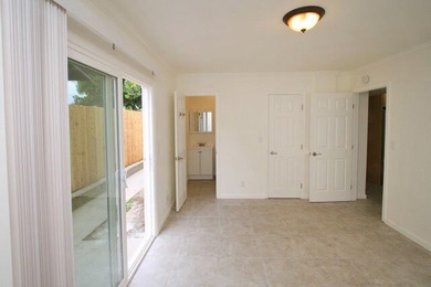 16 bedrooms one block to SBCC and close to the beach. These 4 - photo 2