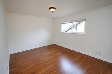16 bedrooms one block to SBCC and close to the beach. These 4 - photo 3