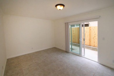 16 bedrooms one block to SBCC and close to the beach. These 4 - photo 6