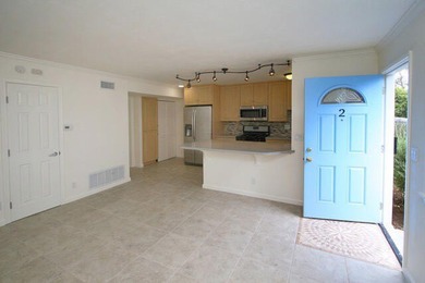 16 bedrooms one block to SBCC and close to the beach. These 4 - photo 9