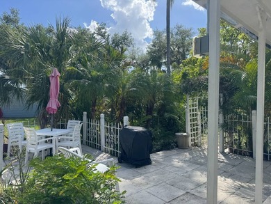 Exquisite Coastal Luxury in Colony Cove - A Truly One-of-a-Kind - photo 4