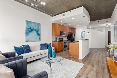 ***with a transferable rental permit***This 1b+Den is in the