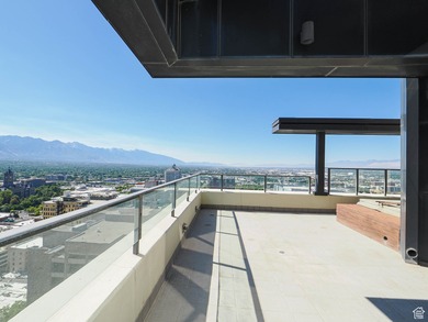 **PENTHOUSE** A very rare opportunity to buy one of a few - photo 12