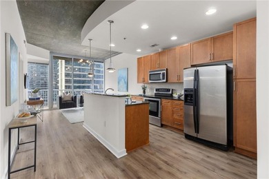 ***with a transferable rental permit***This 1b+Den is in the