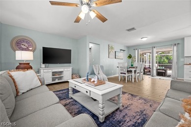 Welcome to this beautifully renovated 3-bedroom, 2-bathroom pool - photo 3