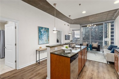 ***with a transferable rental permit***This 1b+Den is in the