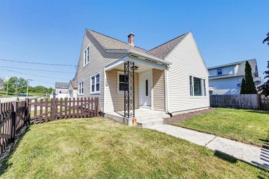 Lake Michigan - Manitowoc County Home For Sale in Manitowoc Wisconsin