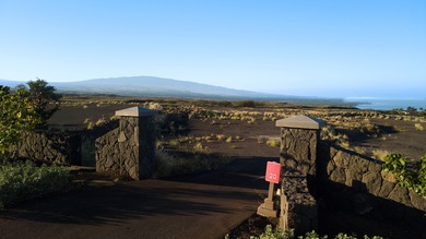 Perched at the crown of the Mauna Kea Resort, Hapuna Estates is - photo 9