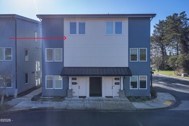 Experience the lifestyle of this trendy, vibrant beach community - photo 2