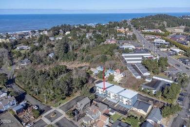 Experience the lifestyle of this trendy, vibrant beach community - photo 9