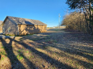 An Absolute show place! Three spacious bedrooms with many extras - photo 2