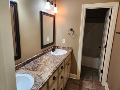 An Absolute show place! Three spacious bedrooms with many extras - photo 6