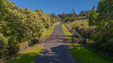 A rare opportunity to own a 1-acre ocean-view building site in - photo 2