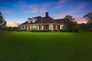 Nestled on one of the highest hilltops in Paris, Texas, this - photo 3