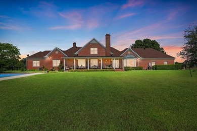 Nestled on one of the highest hilltops in Paris, Texas, this - photo 4