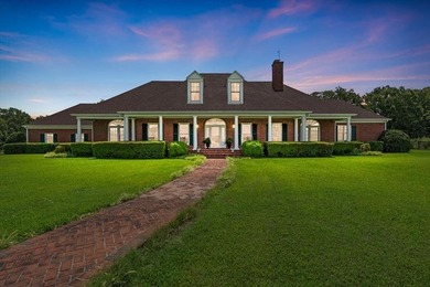 Nestled on one of the highest hilltops in Paris, Texas, this - photo 6