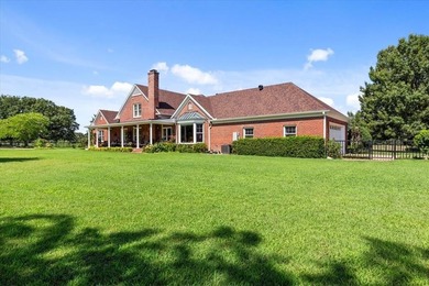 Nestled on one of the highest hilltops in Paris, Texas, this - photo 9