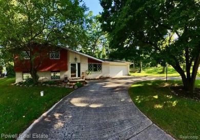 Bogie Lake Home Sale Pending in White Lake Michigan