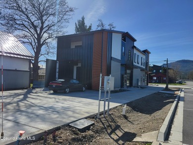 Beautiful new construction building in downtown Post Falls