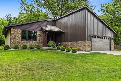 Absolutely pristine contemporary ranch in Belle Brook - photo 3