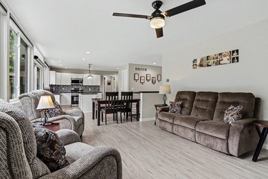 Absolutely pristine contemporary ranch in Belle Brook - photo 5