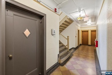 Enjoy easy living in this bright and inviting 550 sq ft - photo 7