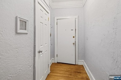 Enjoy easy living in this bright and inviting 550 sq ft - photo 8