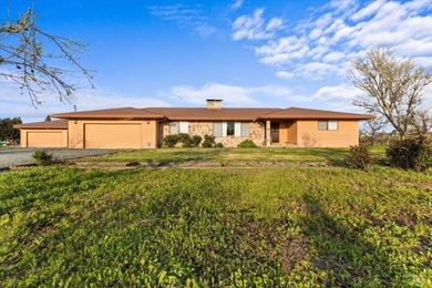 (private lake, pond, creek) Home For Sale in Fulton California