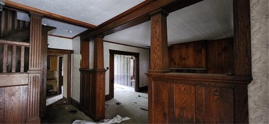 Large 6-bedroom home with more than 2,000 sq. ft of space - photo 2