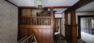 Large 6-bedroom home with more than 2,000 sq. ft of space - photo 5