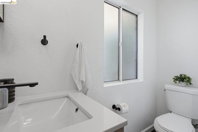 Beautifully Reimagined Sanctuary nestled in Poets Corner - photo 18