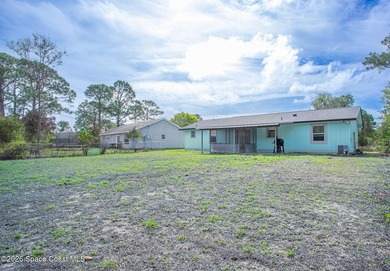 Welcome to this beautifully maintained 3-bedroom, 2 bathroom - photo 22