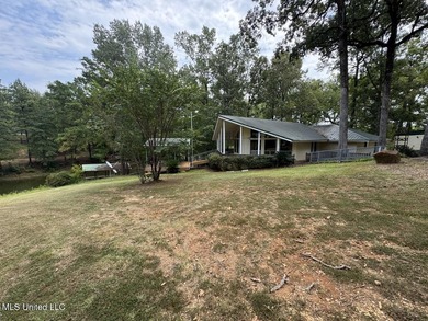 Lake Home For Sale in Many, Louisiana