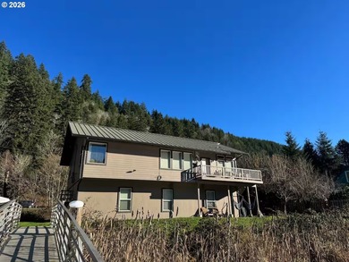 Siuslaw River Home For Sale in Mapleton Oregon