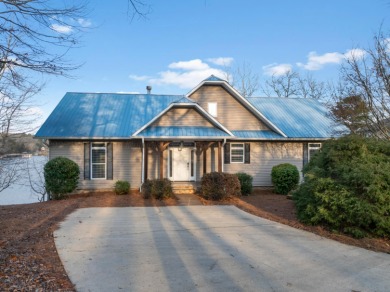 Checks all the boxes well cared for pristine home on a very - photo 2