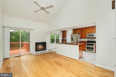 Lake views, a private pool, mature trees, real charm, and a - photo 7